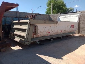 Caçamba Basculante Mineradora – 14m³ • Usada • Em Ótimo Estado