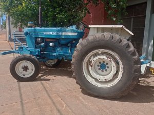  Trator Ford 6600 com tanque de 1.000 litros ANO 1981